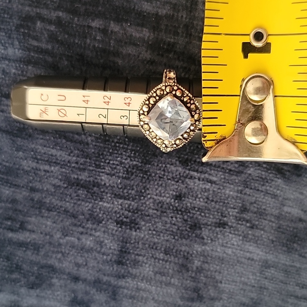 Blue Topaz and Marcasite Silver Ring - Picture 5 of 6